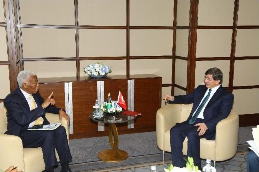 Davutoğlu, Jamaıkalı Mevkidaşı Arnold Nıcholson İle Biraraya Geldi