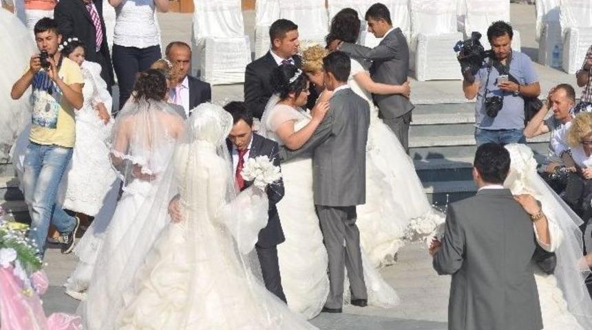 Bolu Belediyesi Toplu Nikah T&ouml;reninde 10 &Ccedil;ifti Evlendirdi