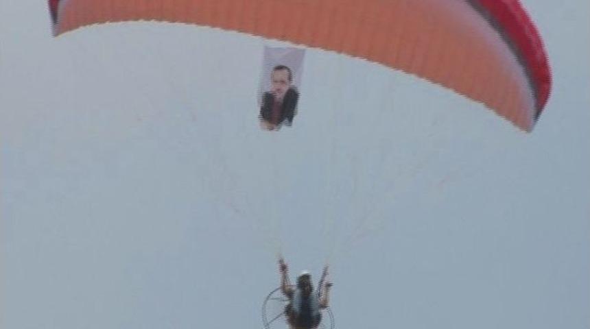 Başbakan Erdoğan'ın Fotoğrafı Tekirdağ Semalarında