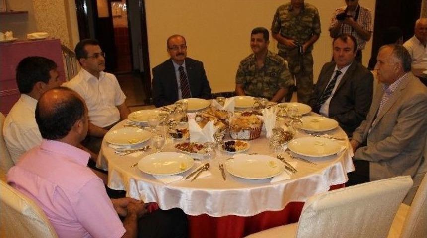 Jandarma K&ouml;y Korucularıyla İftarda Buluştu