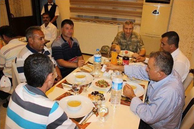 Jandarma K&ouml;y Korucularıyla İftarda Buluştu 2
