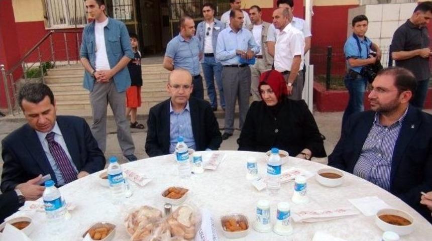 Maliye Bakanı Şimşek: &ldquo;islam Coğrafyasında Zulm&uuml;n Bol Olduğu Bir D&ouml;nemden Ge&ccedil;iyoruz&rdquo;