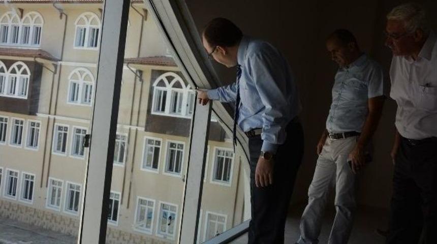 Vali Tutulmaz Eğitim Yatırımlarını İnceledi