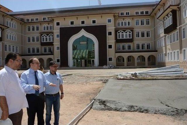 Vali Tutulmaz Eğitim Yatırımlarını İnceledi 1