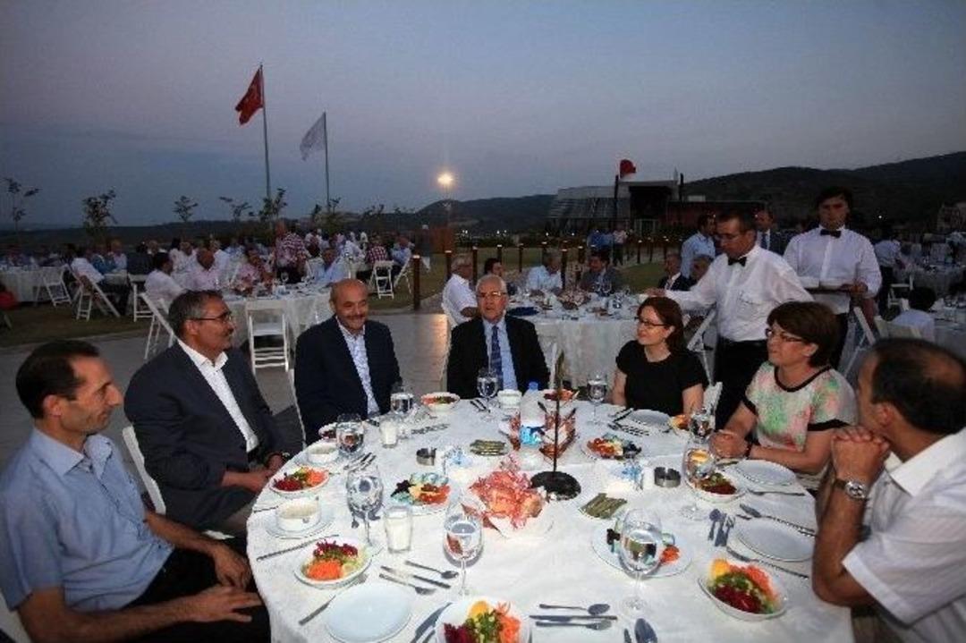 Başkan Selvitopu'ndan Barış Ve Kardeşlik Mesajı