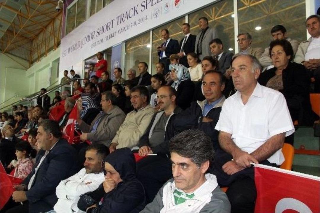 Buzun Artistleri Erzurum&rsquo;da Nefes Kesti