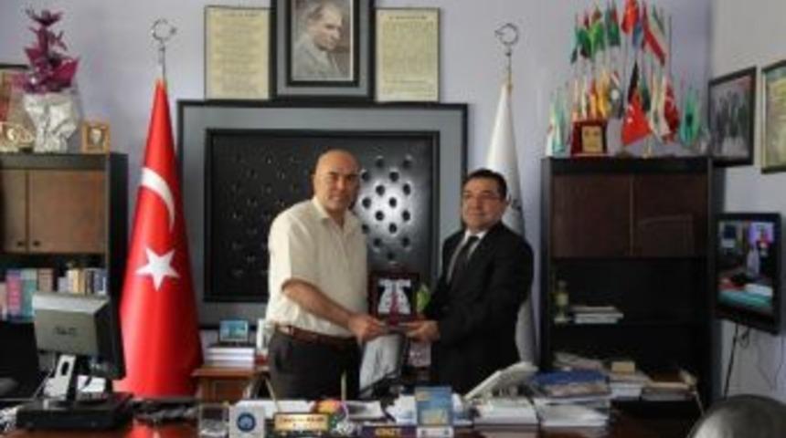 Denizbank&rsquo;tan Başkan Saadettin Aslan&rsquo;a Plaket