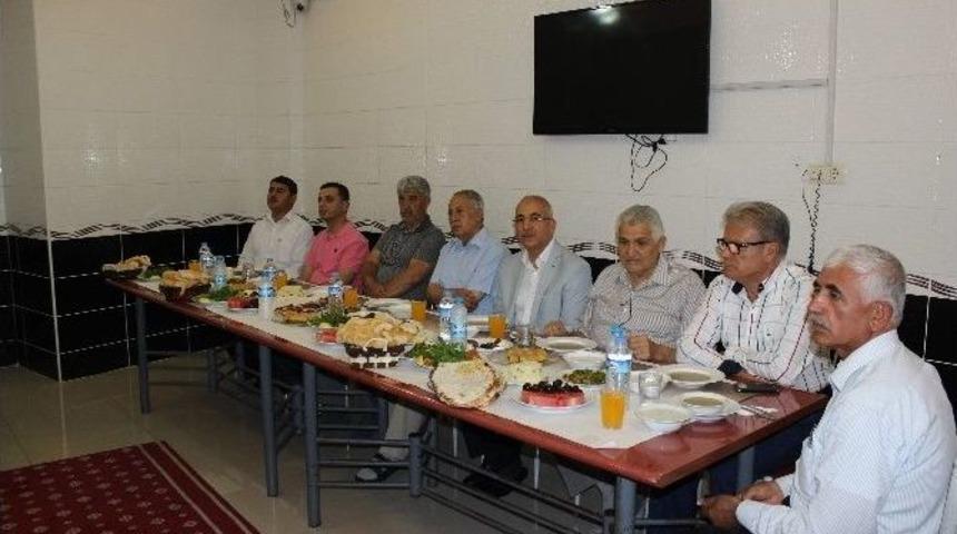 Hayırsever İş Adamı Kadıoğlu'ndan İftar