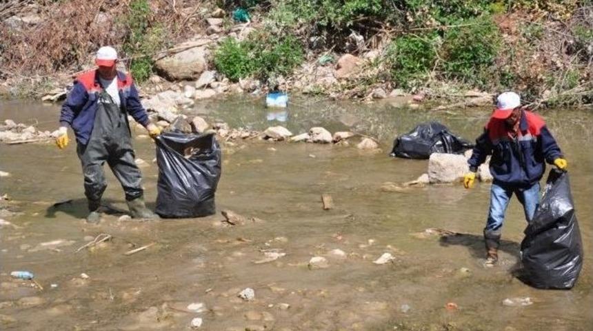 G&uuml;m&uuml;şhane Belediyesi Harşit &Ccedil;ayında Temizlik &Ccedil;alışması Başlattı