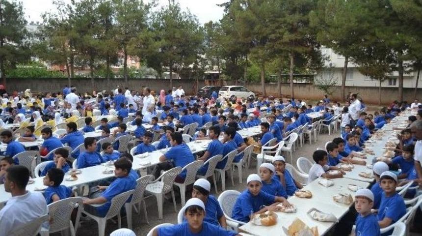 M&uuml;ft&uuml;l&uuml;kten Kuran Kursu &Ouml;ğrencilerine İftar