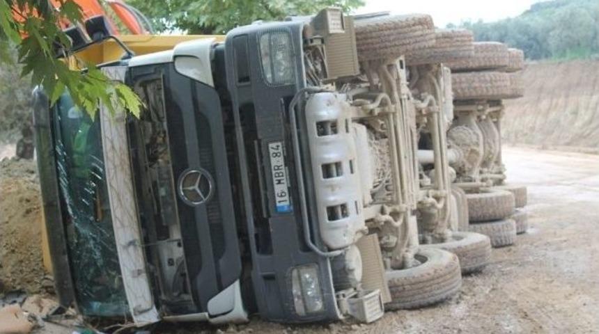 Yol &Ccedil;alışmasında Facia Kıl Payı Atlatıldı