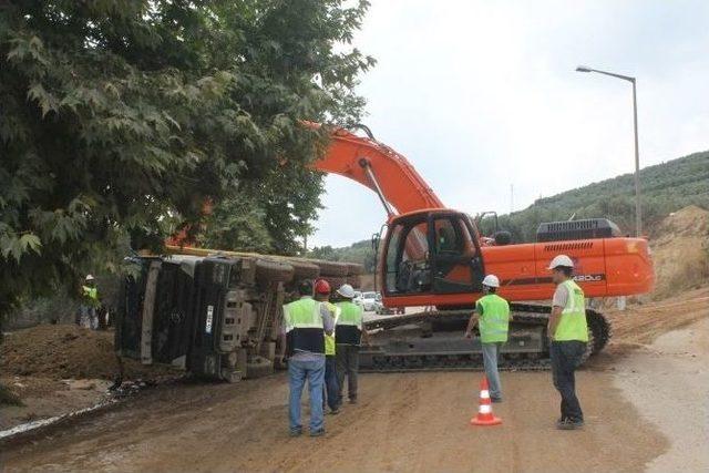 Yol Çalışmasında Facia Kıl Payı Atlatıldı