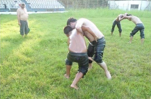 Pehlivanlar &Ccedil;ardak G&uuml;reşlerine Hazırlanıyor 1