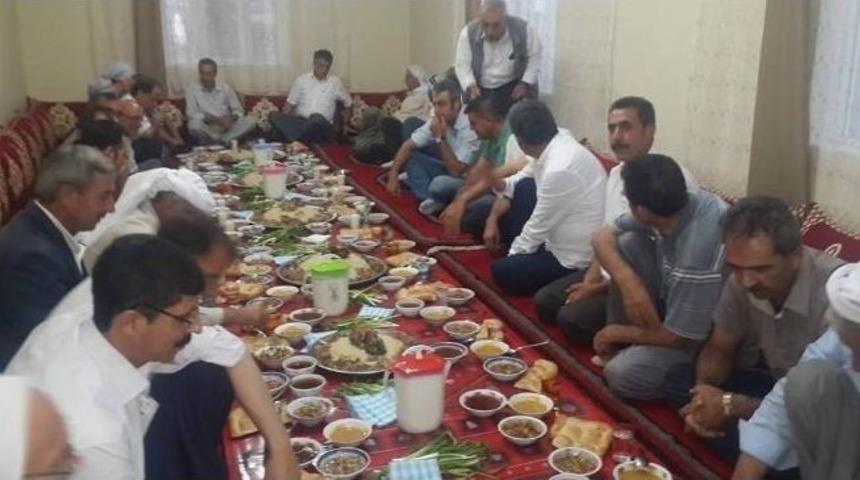 Fırat Anlı Ve Eşref G&uuml;ler, Alatosun&rsquo;da İftar Yemeğine Katıldı