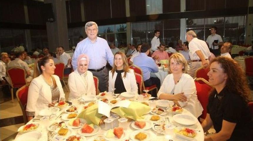 Meclis &Uuml;yeleri İftar Yemeğinde Buluştu