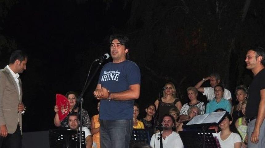 Fo&ccedil;a&rsquo;da T&uuml;rk&uuml; Dolu Akşam