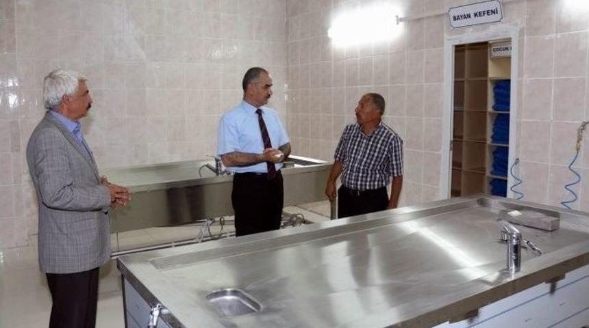 Yukarı Tekke Mezarlığı Bayram Ziyaretlerine Hazırlanıyor