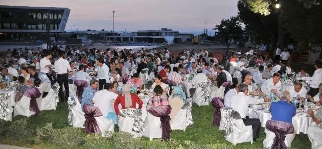 Manisa Osb&rsquo;den Gazi Ve Şehit Ailelerine İftar