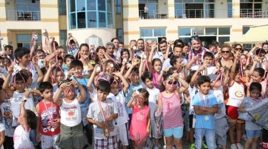 Buca'da 100 &Ccedil;ocuk Tenis &Ouml;ğrendi