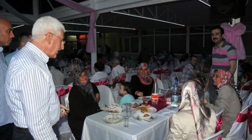 Vali Koca'dan Şehit Aileleri Ve Gazilere İftar
