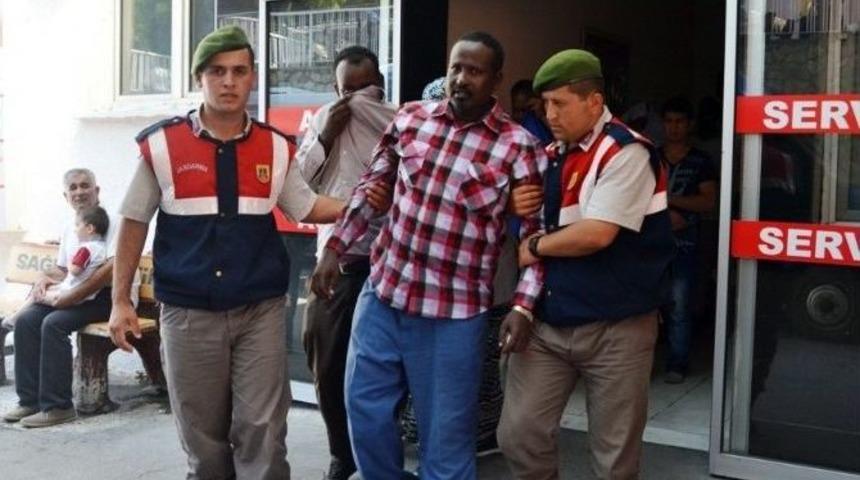 Ayvalık&rsquo;ta Ka&ccedil;ak G&ouml;&ccedil;menlerin Bulunduğu Sandal Battı: 1 Kayıp, 4 &Ouml;l&uuml;
