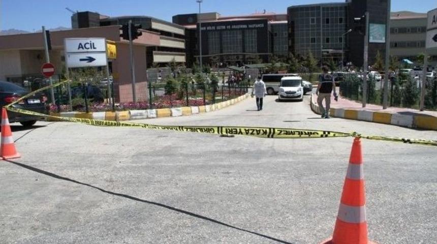 Van&rsquo;da Aşiret Kavgası: 1 &Ouml;l&uuml;, 4 Yaralı