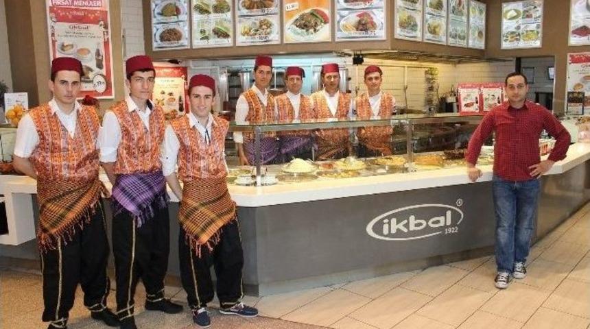 Piazza'da "sultanlara Layık" İftar Sofraları