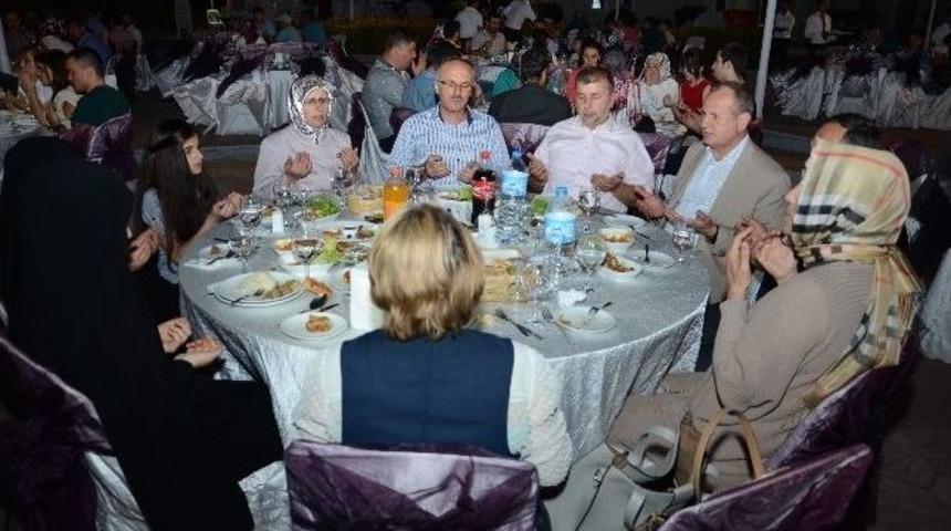 İntaş Ve Yeypaş Personeli İ&ccedil;in İftar D&uuml;zenlendi