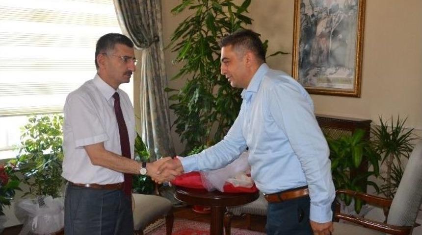 Mhp İl Y&ouml;netimi Vali Bektaş&rsquo;ı Ziyaret Etti