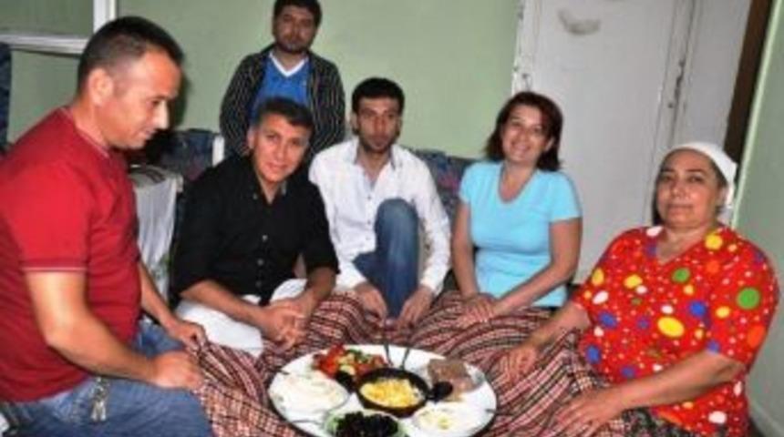 &Ouml;demiş Kaymakamı'ndan Vatandaşa Sahur Ziyareti