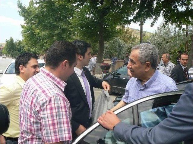 Arın&ccedil; Cuma Namazını Boz&uuml;y&uuml;k&rsquo;te Kıldı 3