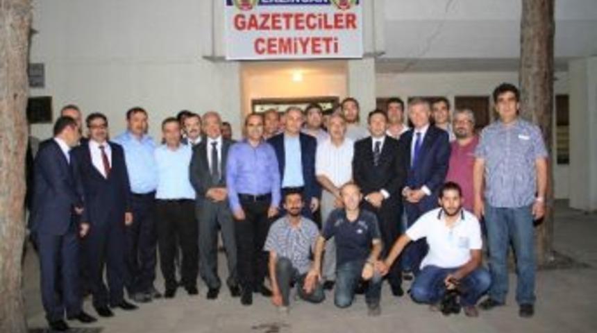 Bakan Ala&rsquo;dan Erzincan Gazeteciler Cemiyeti&rsquo;ne Ziyaret