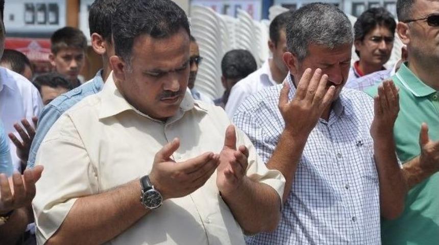 Osmaniye'de Gazze'de &Ouml;lenler İ&ccedil;in Gıyabi Cenaze Namazı Kılındı