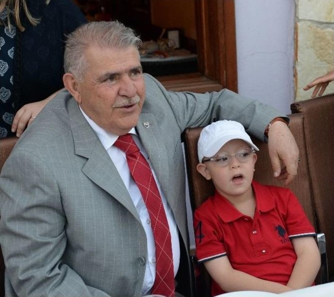 Down Sendromlu &Ccedil;ocuklara &Ouml;zel İftar