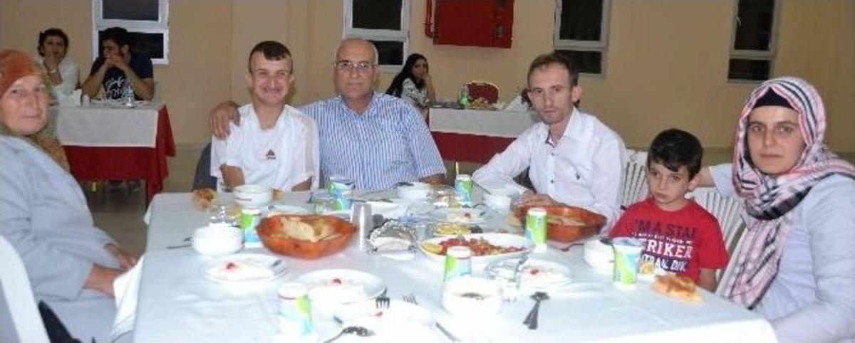 Engellileri Onurlandıran İftar