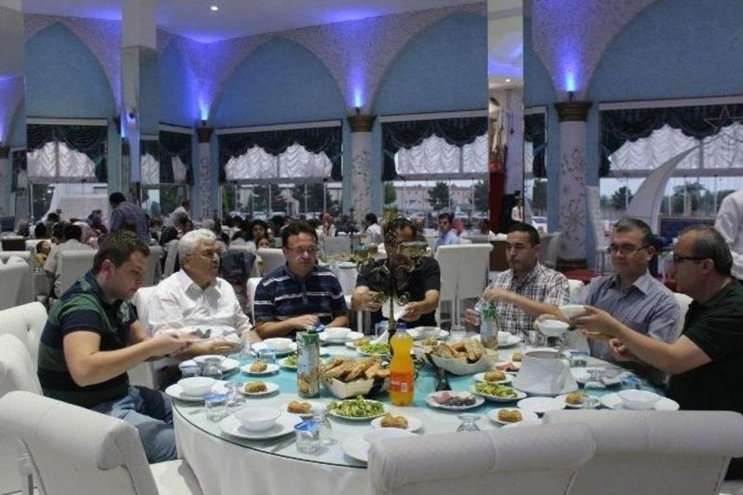 Hastane Personeli İftarda Buluştu