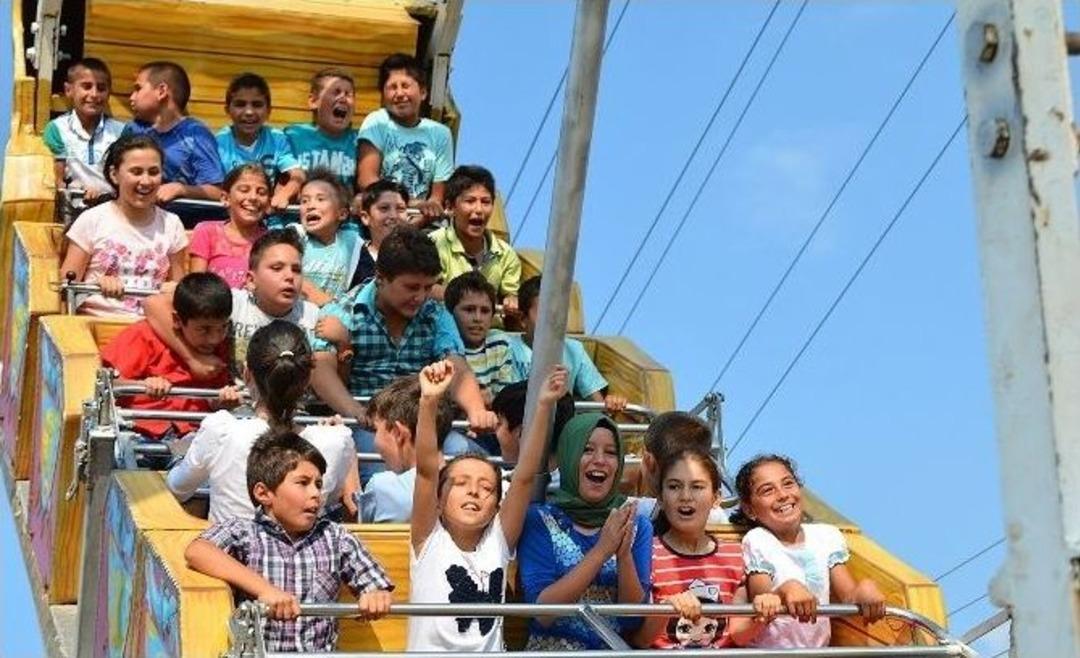 Hayatlarında İlk Kez Lunaparkla Tanıştılar&rlm;