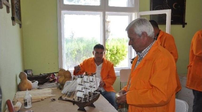 Cezaevi Değil Sanki &Uuml;retim Merkezi