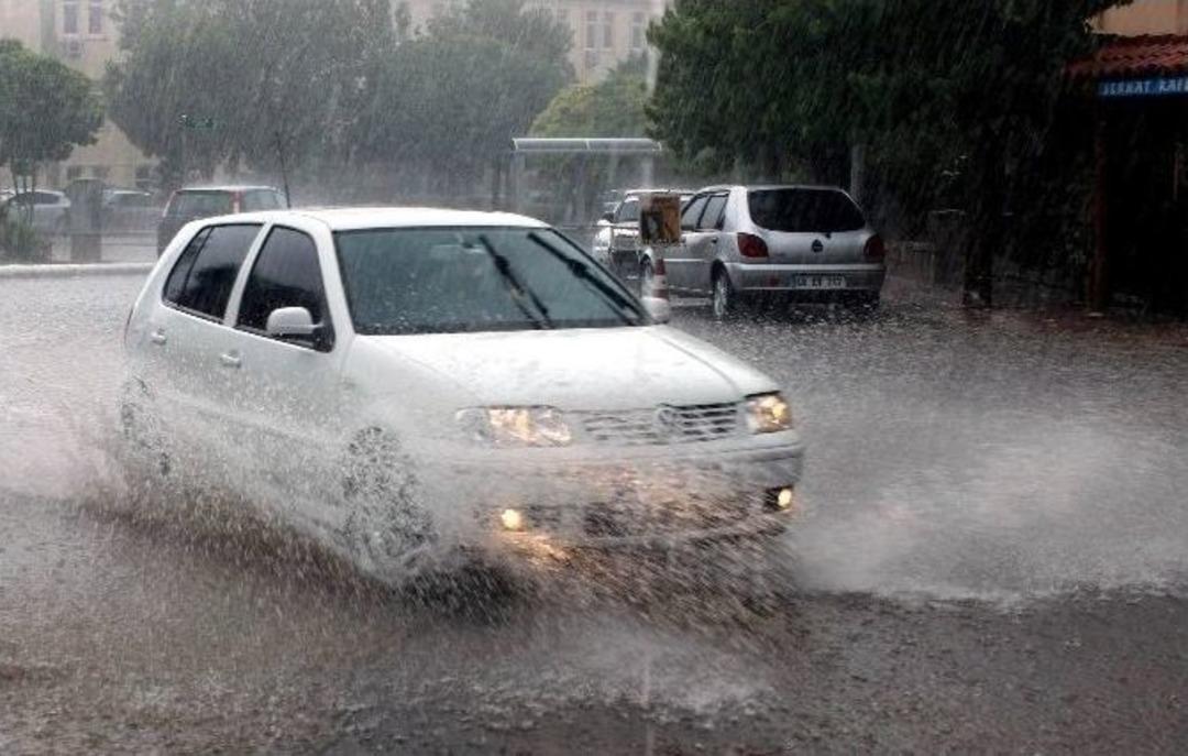 Yaz Yağmuru Fel&ccedil; Etti