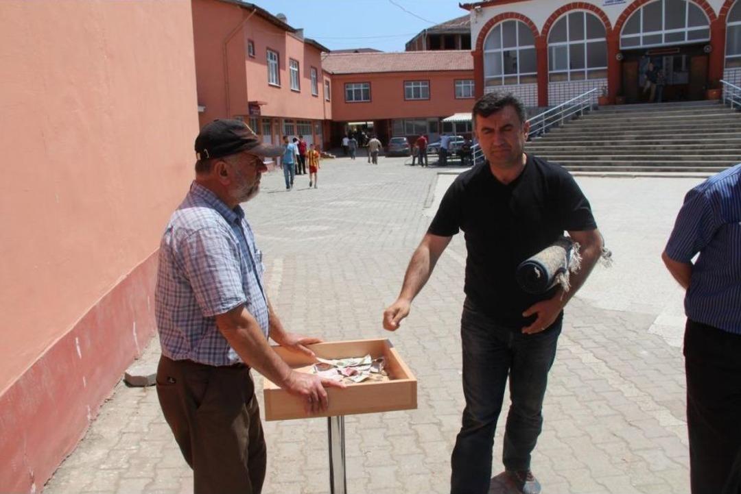 Taşova'dan Filistin'e Yardım