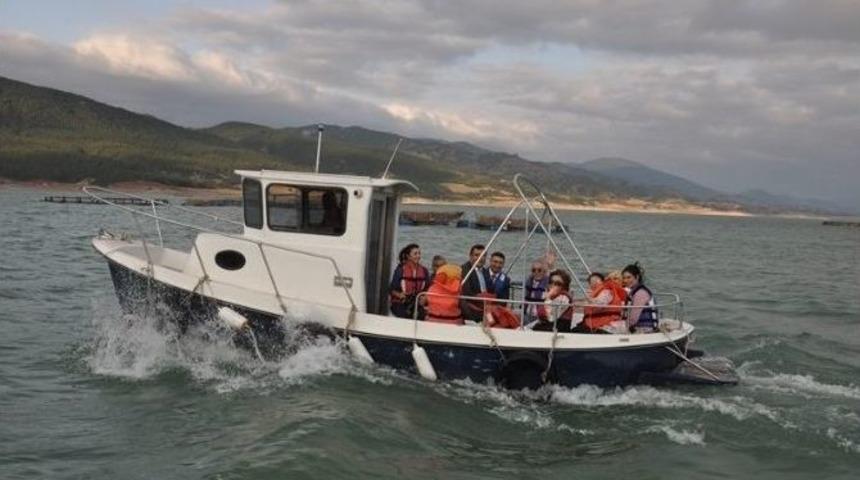 Vali Can, Barajda Tekne Turu Yaptı