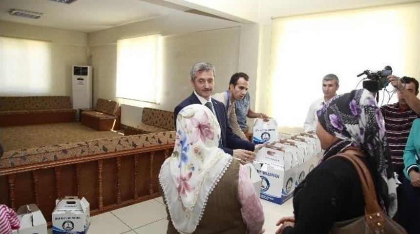 Şahinbey Belediyesi Et Yardımlarına Devam Ediyor