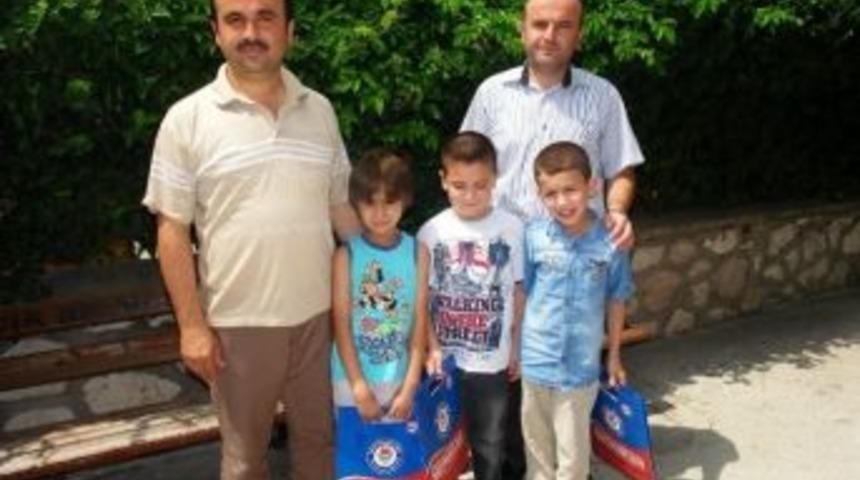 Eğitim Bir Sen&rsquo;den Yaz Kur&rsquo;an Kursu &Ouml;ğrencilerine Kitap Desteği