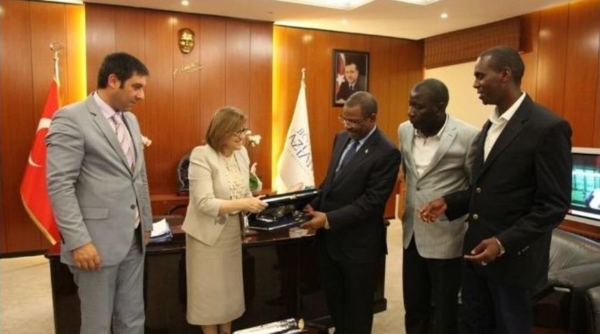 Nijer B&uuml;y&uuml;kel&ccedil;isinden Başkan Şahin&rsquo;e Ziyaret