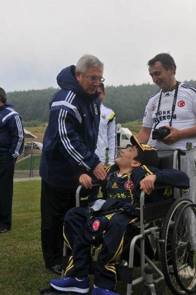 Aziz Yıldırım İle Mahmut Uslu Yeni Sezon Formasını Giydi 1