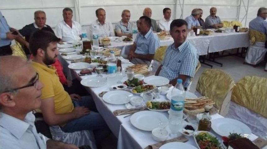 Chp, Basın Mensupları İle İftarda Bir Araya Geldi