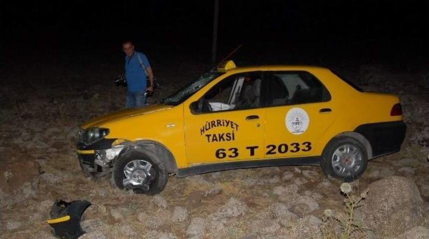 Ticari Araç Taşlık Alana Uçtu: 2 Yaralı