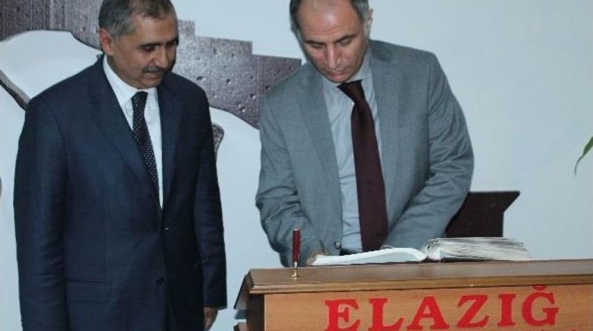Bakan Efkan Ala, Elazığ'da Se&ccedil;im Koordinasyon Merkezini A&ccedil;tı, Esnafı Ziyaret Etti