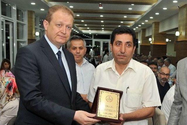 G&uuml;m&uuml;şhane İl Milli Eğitim Şube M&uuml;d&uuml;r&uuml; Ve Şefi İ&ccedil;in Veda T&ouml;reni D&uuml;zenlendi 1