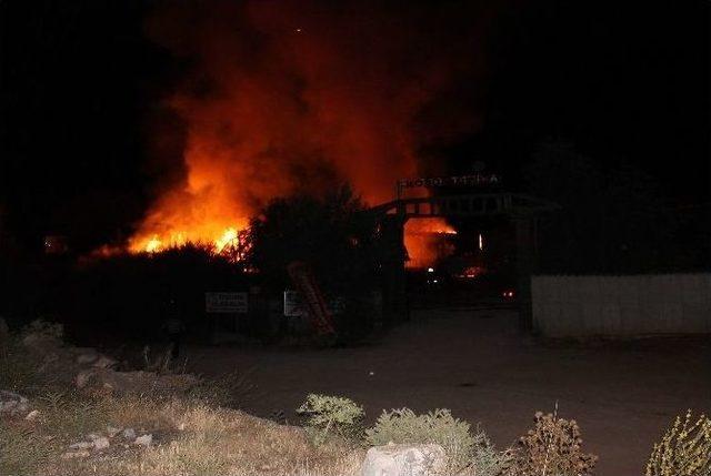 Alabalık Lokantası Alev Alev Yandı 3